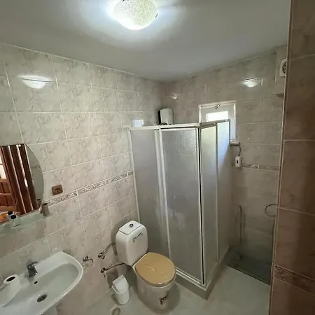 Hotel Alacatida Bahceli Muestakil Ev