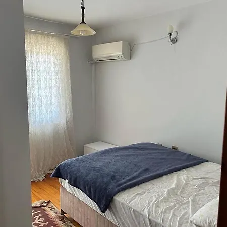 Alacatida Bahceli Muestakil Ev Hotel *